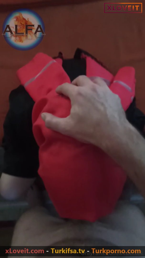 Türbanlı Sakso Alfa Erkek yine sikko bir video çekmiş